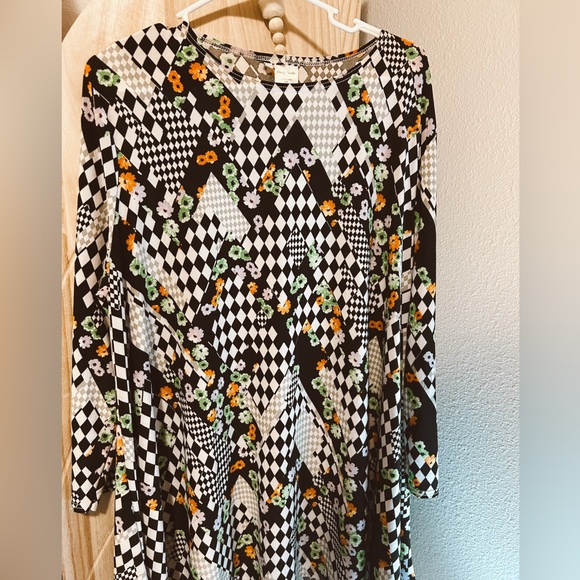 Zara Dresses & Skirts - Checkered floral print